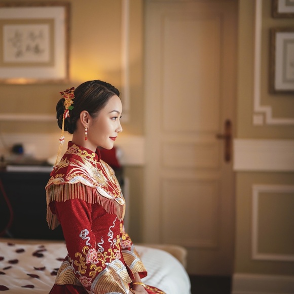 Chinese Wedding dress - Picture 2 of 4
